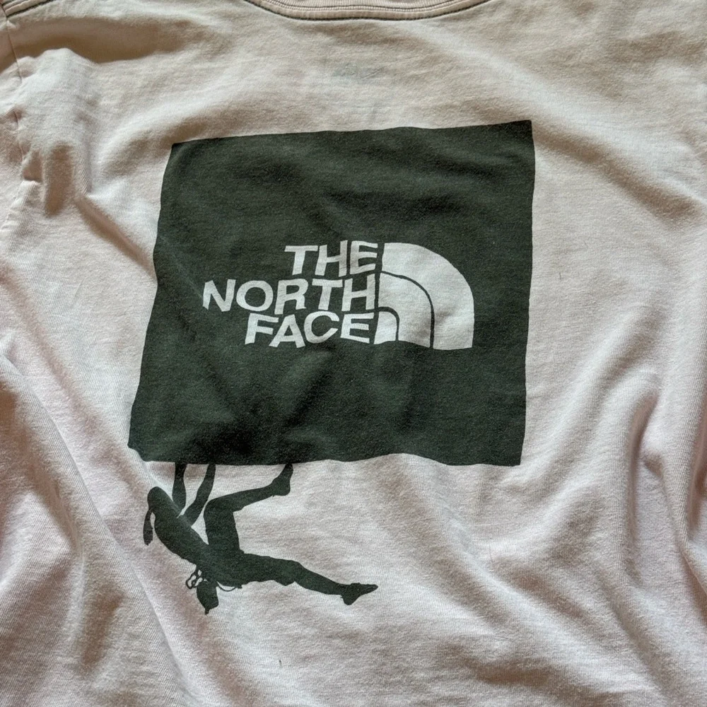 The North Face Pale Pink Logo Short Sleeve Tee - Picture 3 of 9